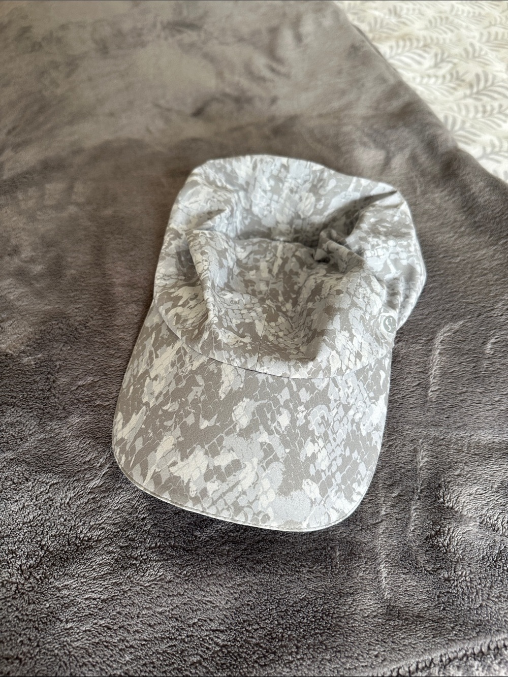 Light Gray Patterned Women’s Baseball Cap